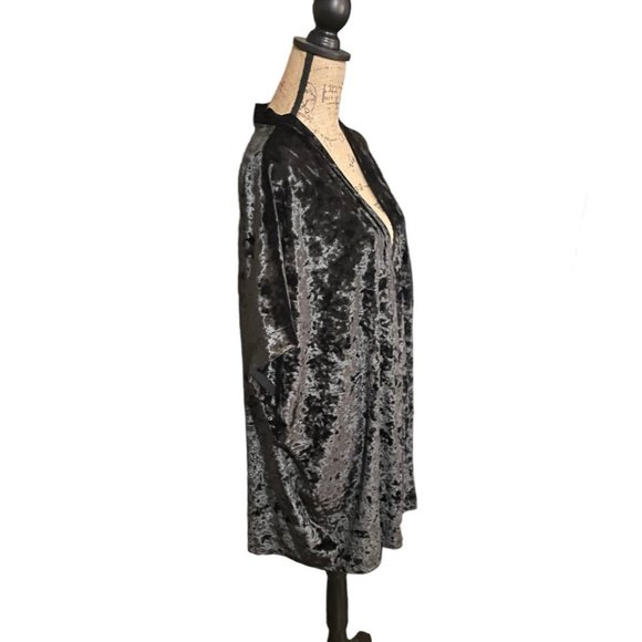 Victoria’s Secret Crushed Velvet Kimono - Picture 4 of 8